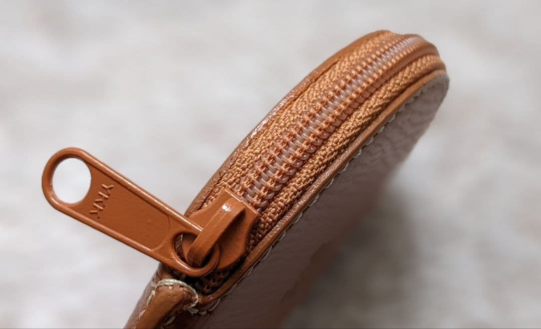 ロエベ アナグラム ラウンドケース