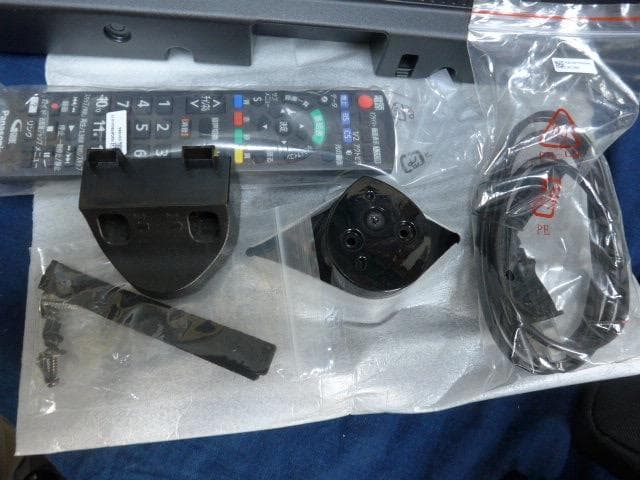 開封品 ほぼ未使用のVIERA TH-24D325 [24インチ]