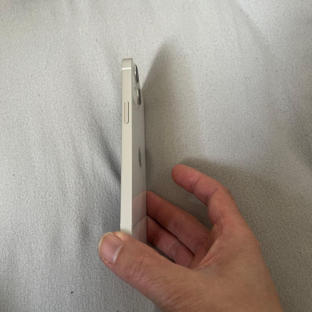 Apple iPhone 13スターライト本体　256GB