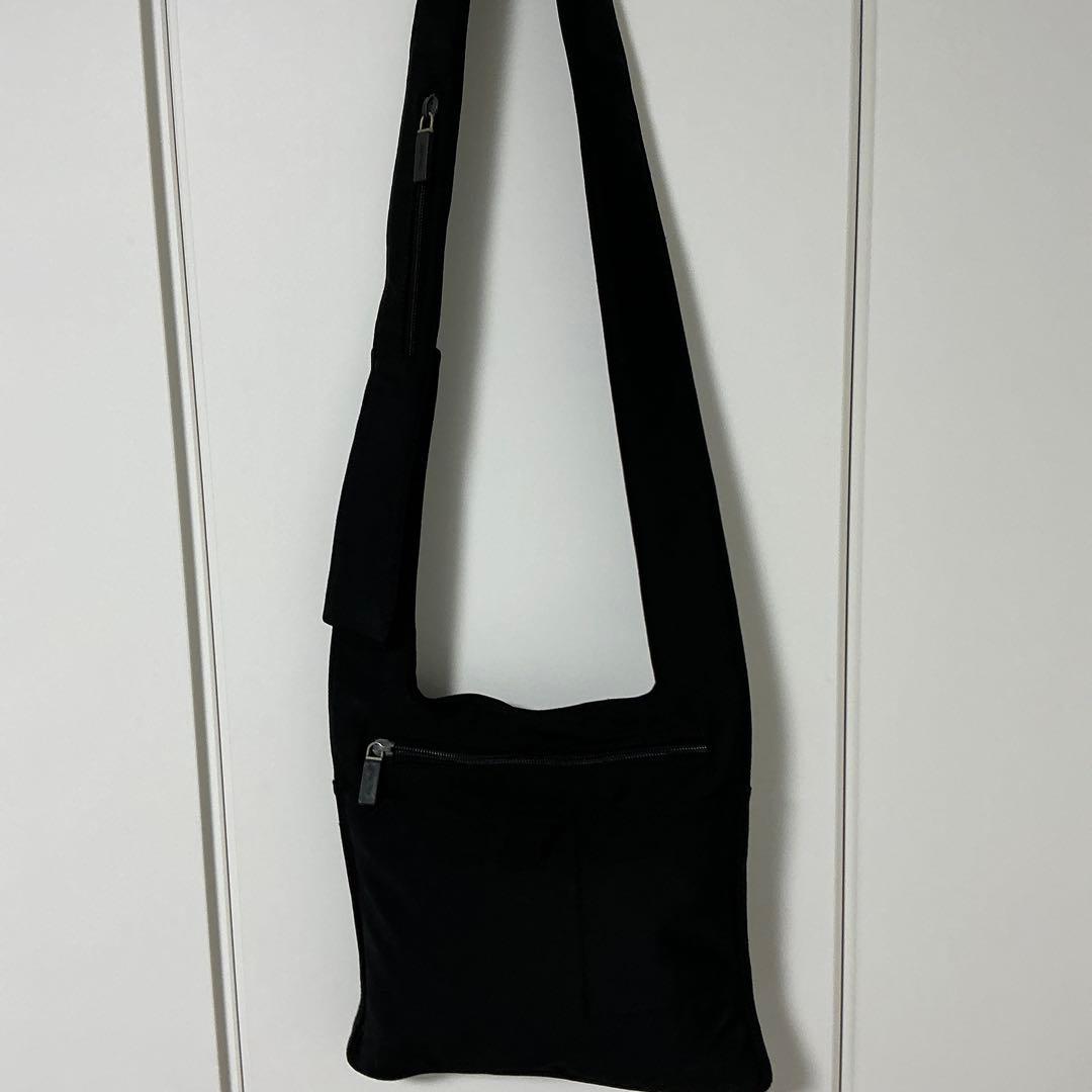 MIU MIU Logo Shoulder Bag ブラック