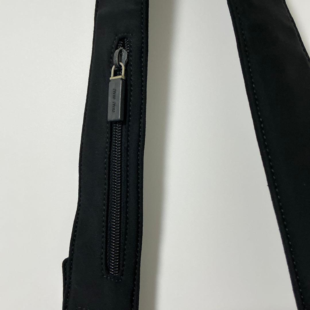 MIU MIU Logo Shoulder Bag ブラック