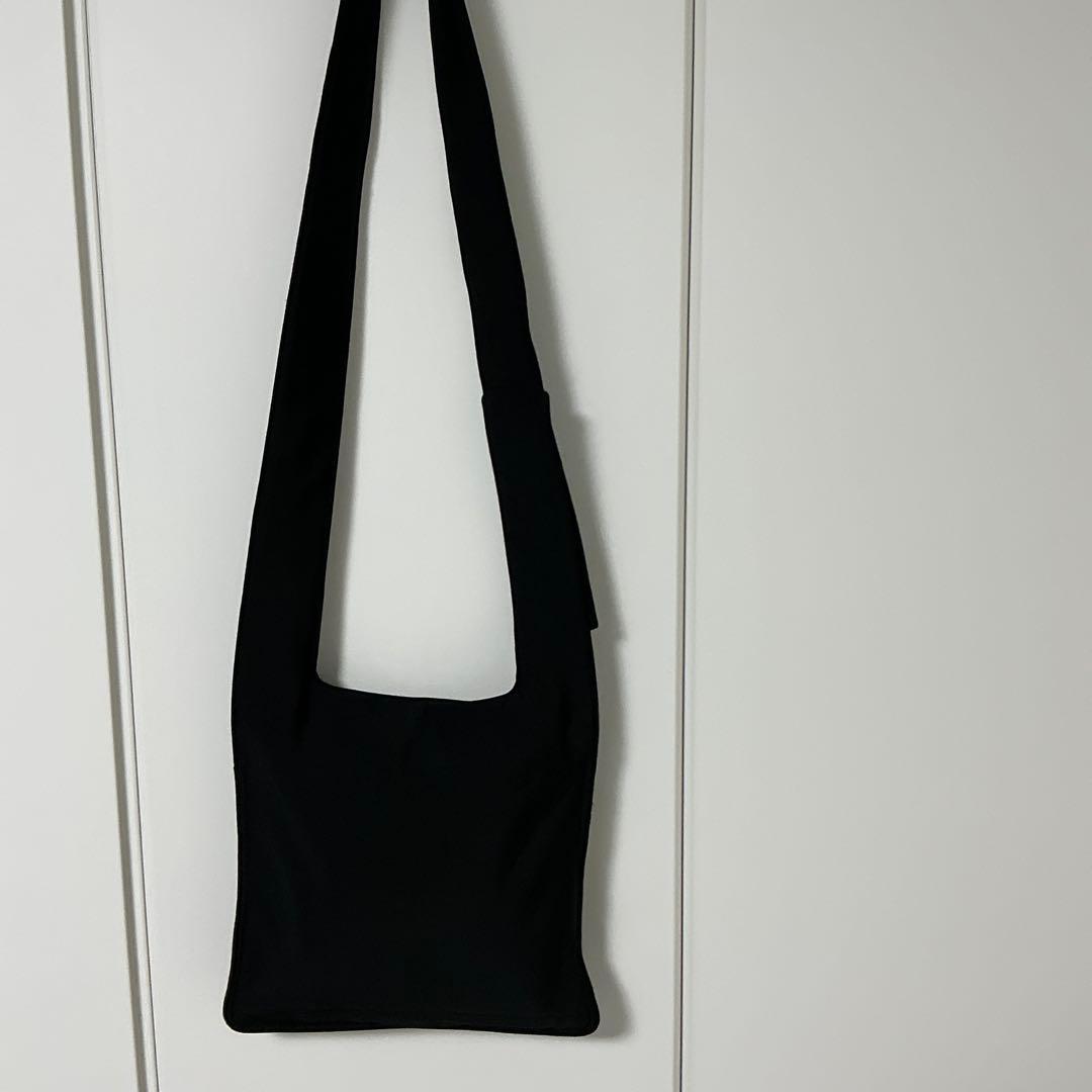 MIU MIU Logo Shoulder Bag ブラック