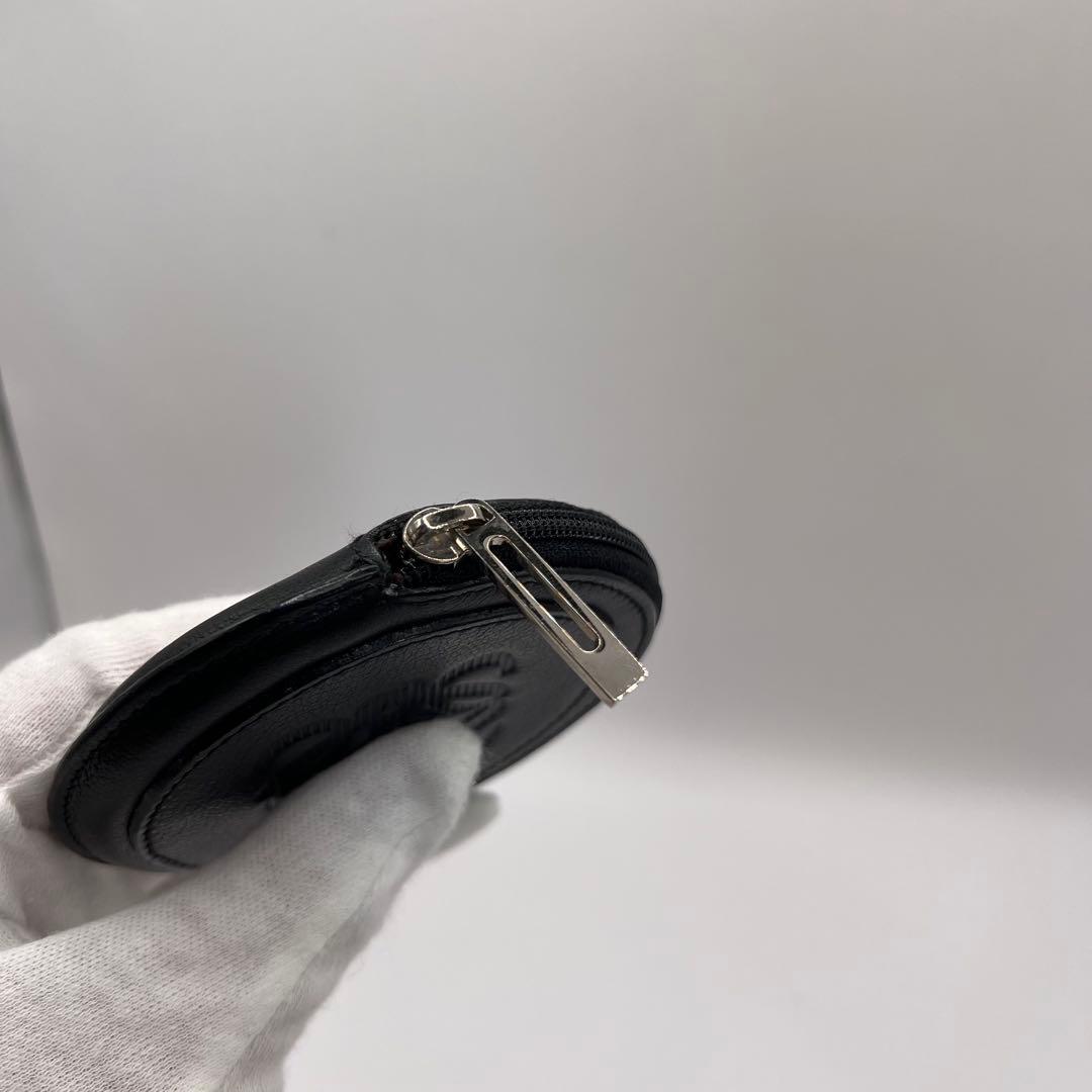 LOEWE ケース　アナグラム　ブラック　型押し　エンボス　丸型　ロゴ