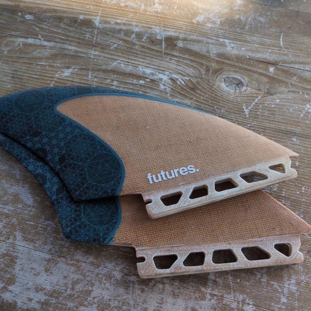 futures. サーフボードフィン 幾何学模様