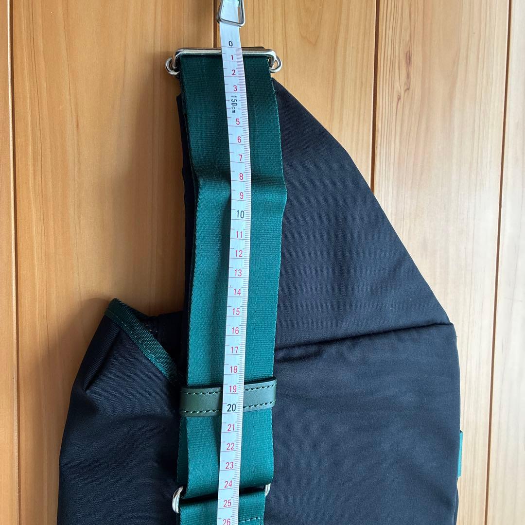 お値下げしました‼️★【美品】★Vivienne Westwood ボディバッグ