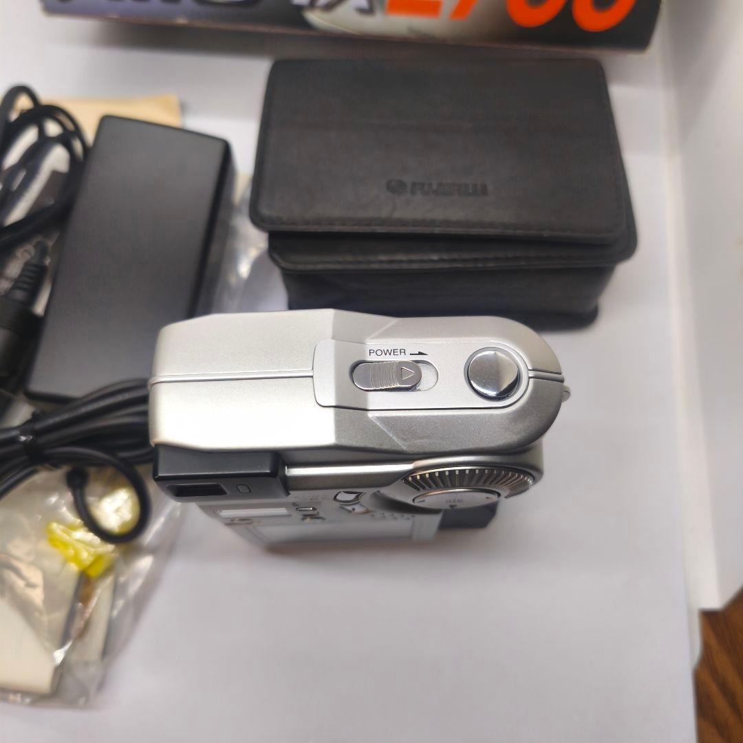 フジフィルム　Finepix 2700　デジカメ