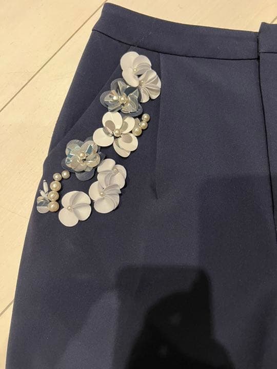 完売　chesty ポケットビジュー付パンツ　ネイビー