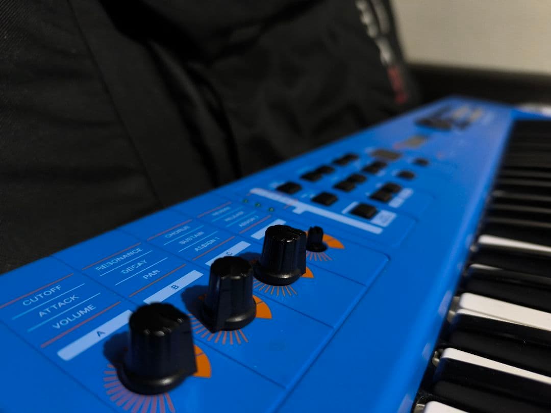 Yamaha MX61 シンセサイザー 青