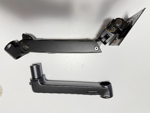 未使用Amazonベーシック デスクマウントシングル-ディスプレイ32インチまで