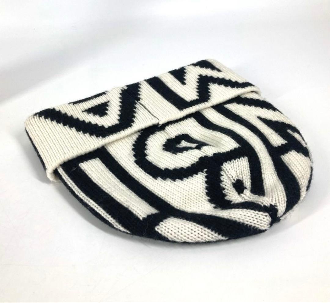 FENDIフェンディ　ニット帽FXQ950 新品未使用 マークジェイコブス　ロゴ