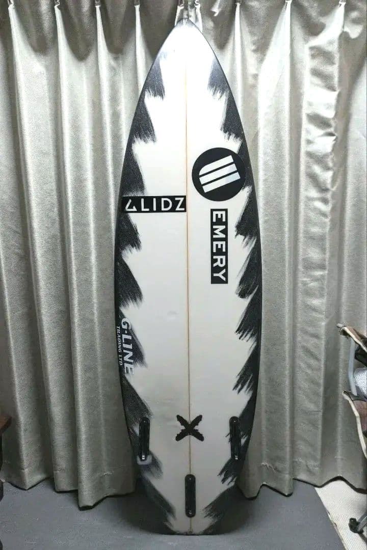 エメリーサーフボード 5'7 新井洋人プロ使用 湘南引き渡し