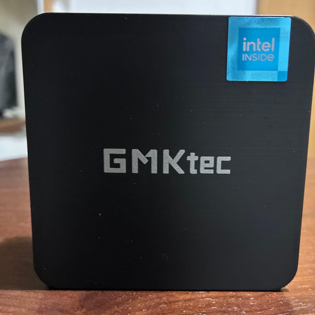 GMKtec ミニPC 本体と付属品