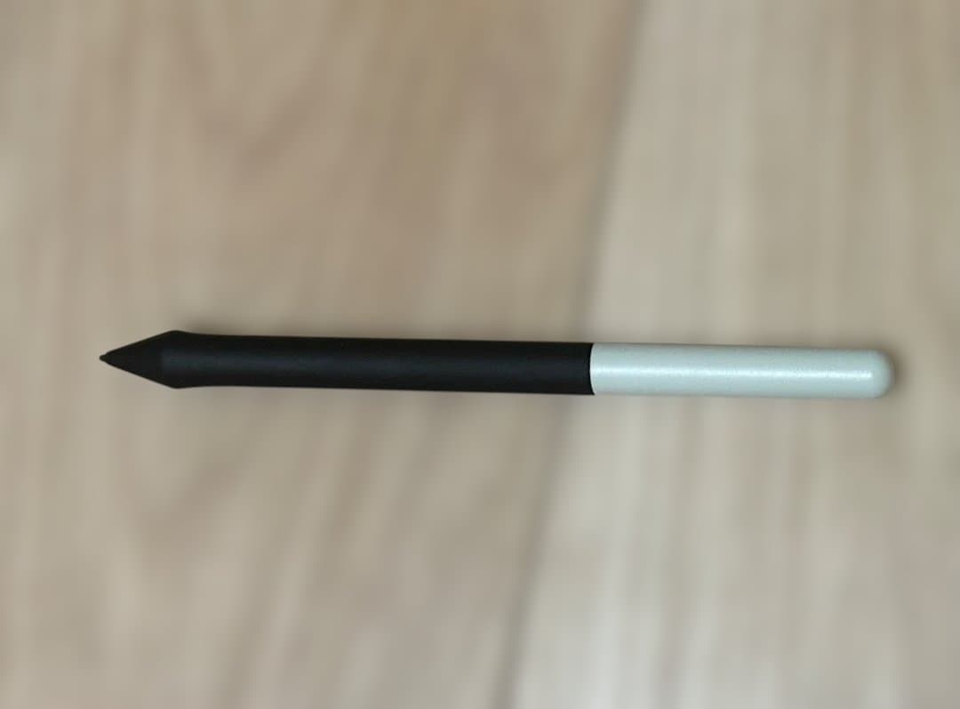 Wacom 液晶タブレット本体 スタンド付き(箱無し)