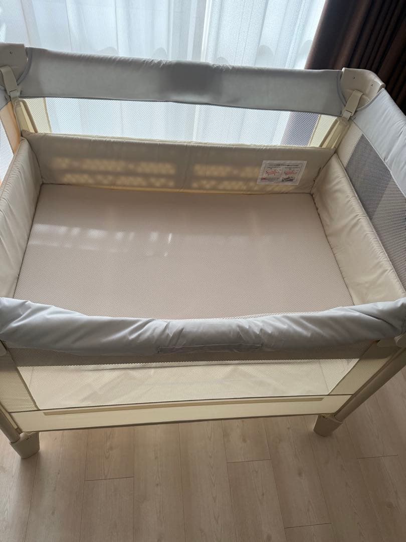 美品　アップリカ ココネルエアー AB 現行品　ベビーグレーベアー ホワイト