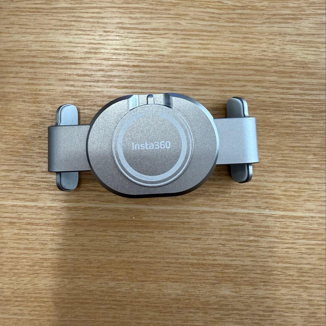 Insta360 Flow 2 Pro + 磁気スマートフォンマウント付き