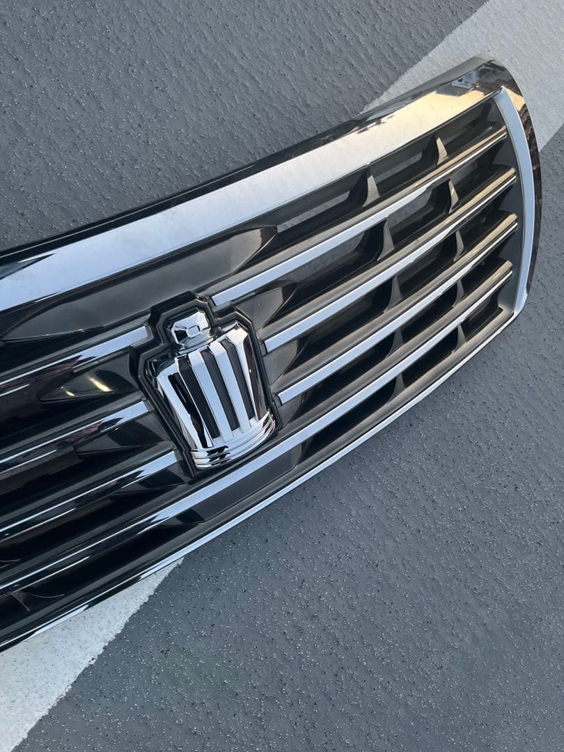 200系クラウン 後期ロイヤルアニバーサリーグリル