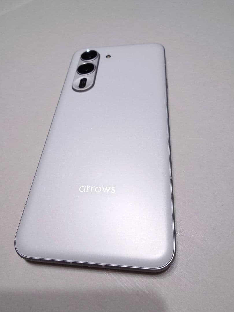 arrows Alpha　SIMフリー　ホワイト