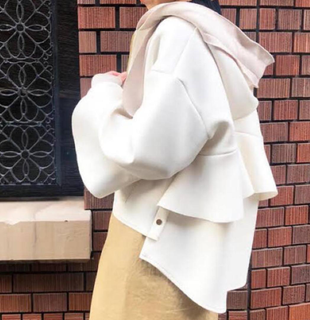 【Eimee Law】フリルデザインボンディングパーカー　白