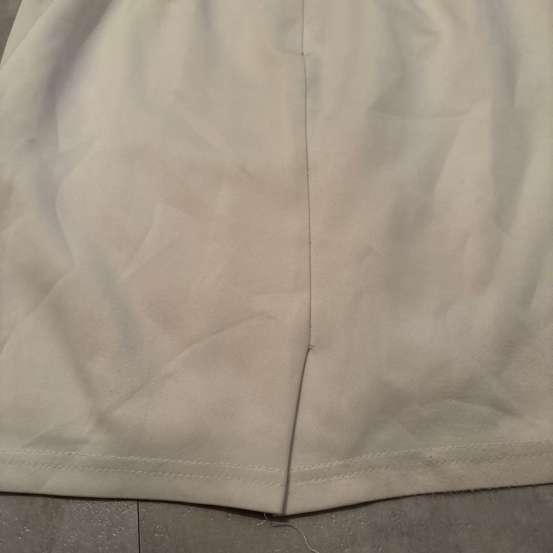 ビーズ装飾ホワイトタイトドレス