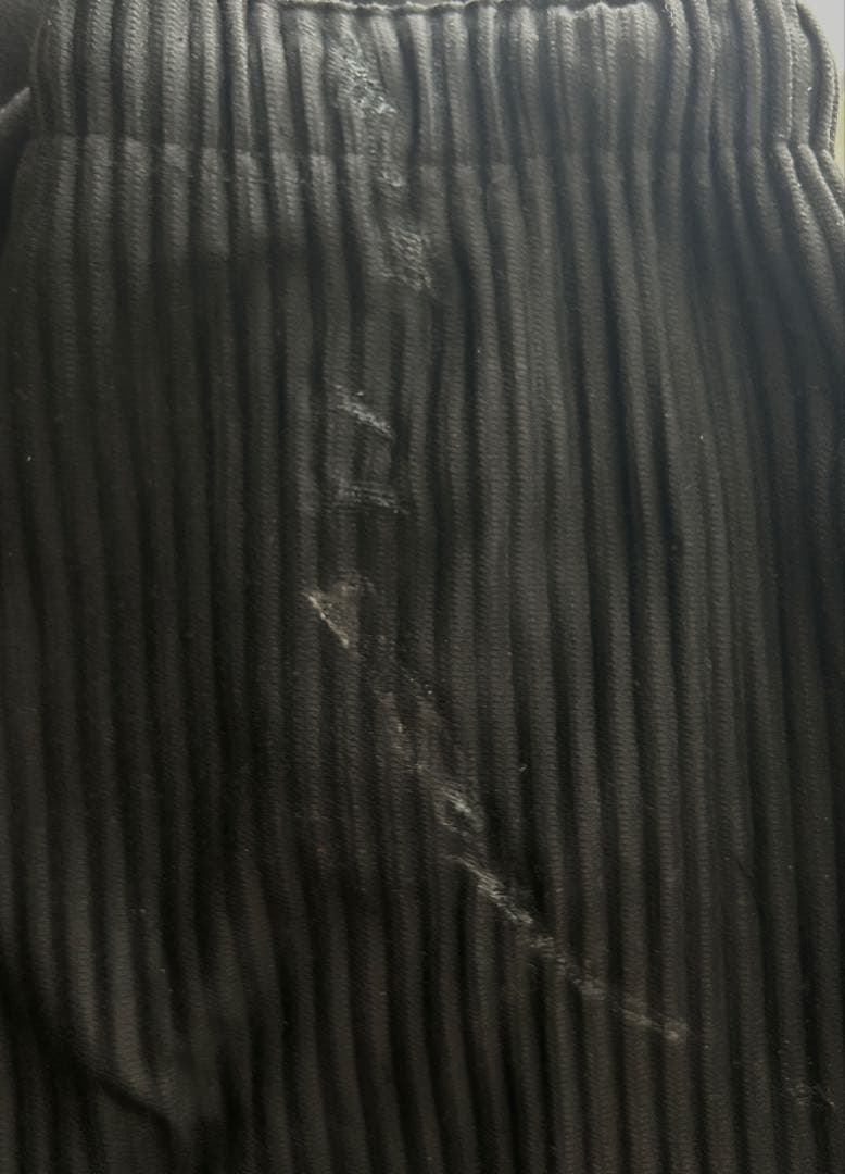 HOMME PLISSE ISSEY MIYAKE ブラック ワイドパンツ