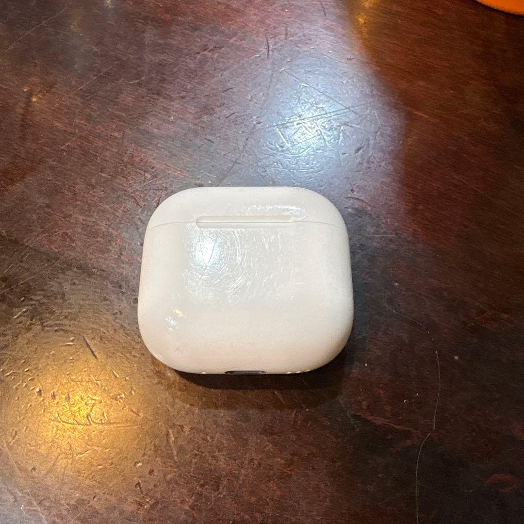 AirPods 4 ノイズキャンセリング搭載モデル