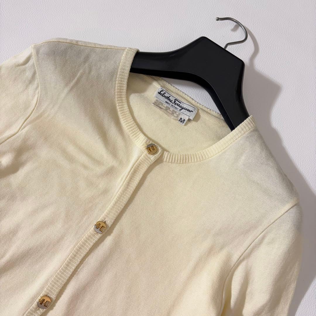 美品　サルヴァトーレフェラガモ　アンサンブル　ガンチーニ　スカーフリボン　M