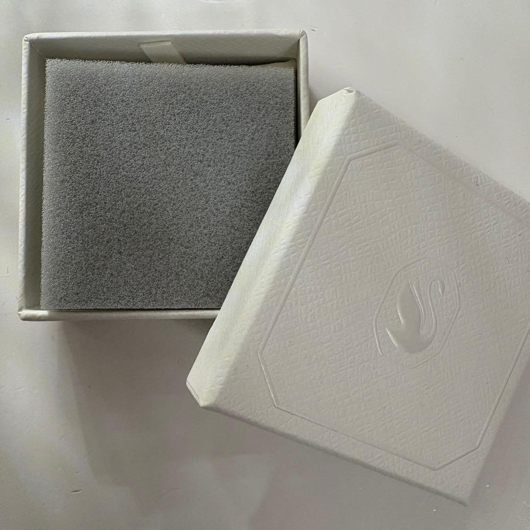 SWAROVSKI スワン小ブラック ネックレス