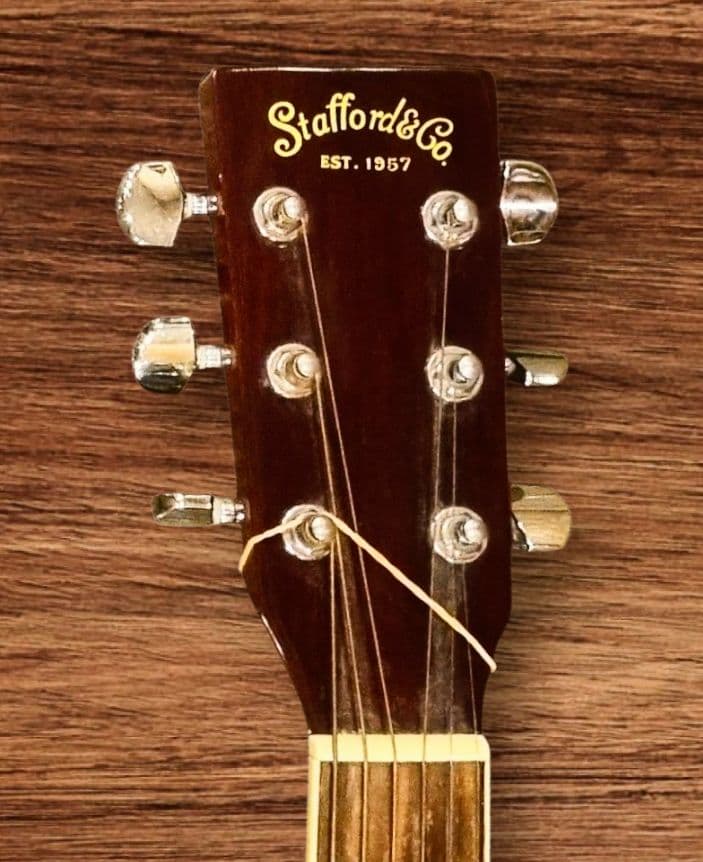 stafford スタッフォードSF-250D BSハードケース付属 ギター