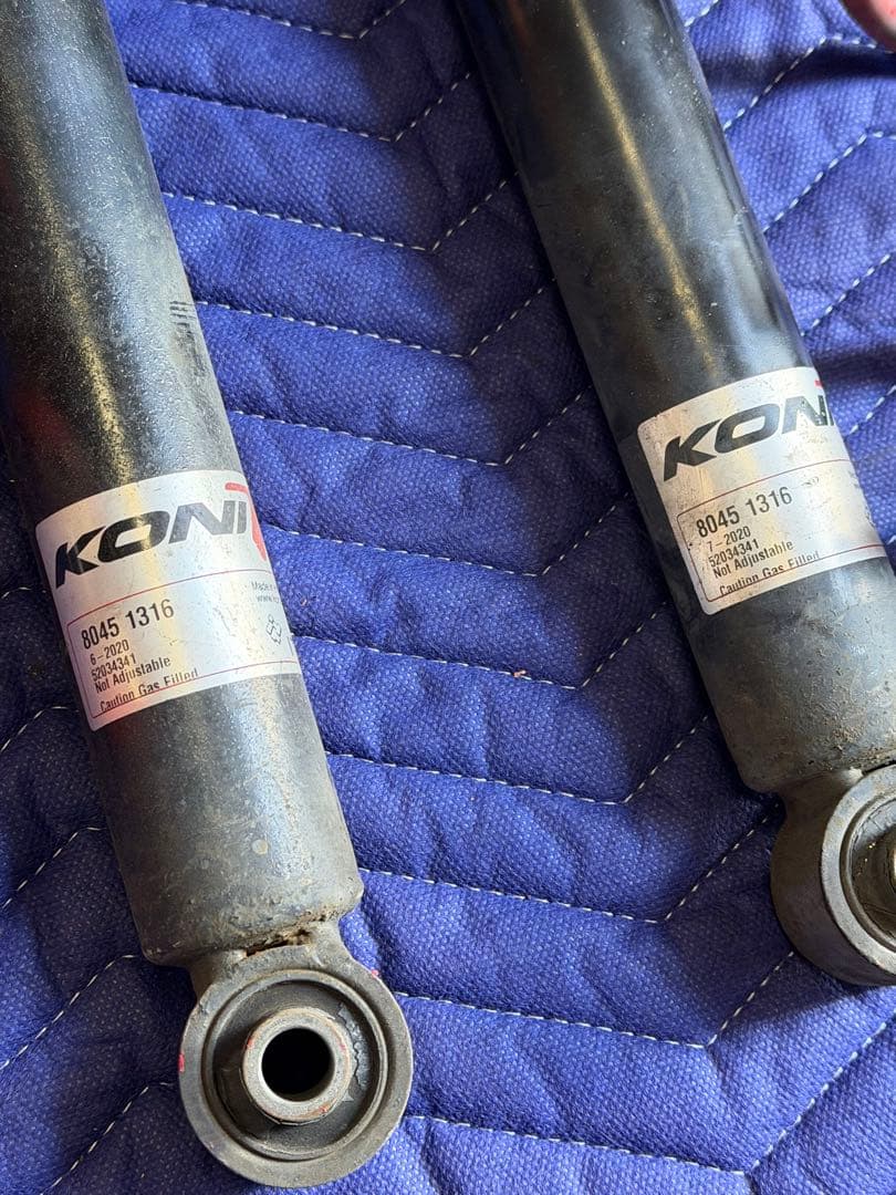 アバルト595コンペティツィオーネ 純正KONI & Eibachサスペンション