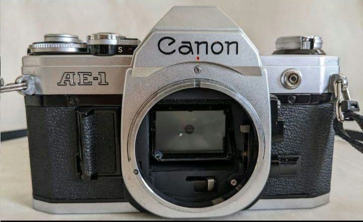 CANON　キャノン　フィルム一眼レフカメラ　AE-1　1976年　ジャンク品