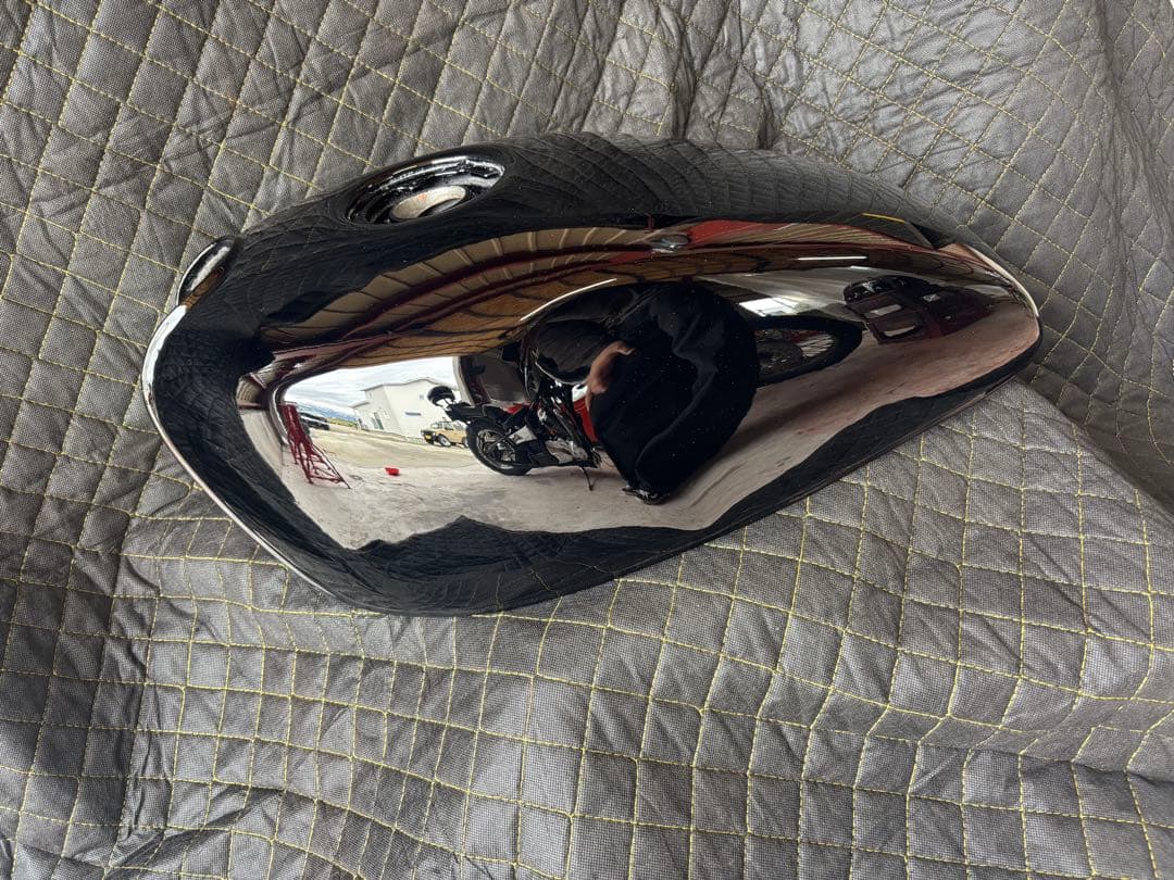 ゼファー400/x タンク　塗装後未使用❗️リプロじゃない純正タンク