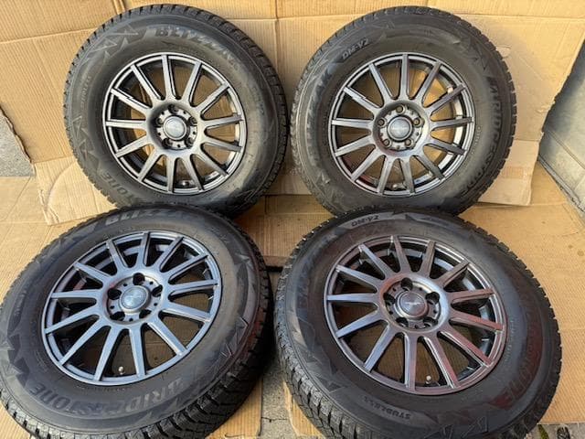 デリカ アウトランダー スタッドレスセット 215/70R16 2018年製