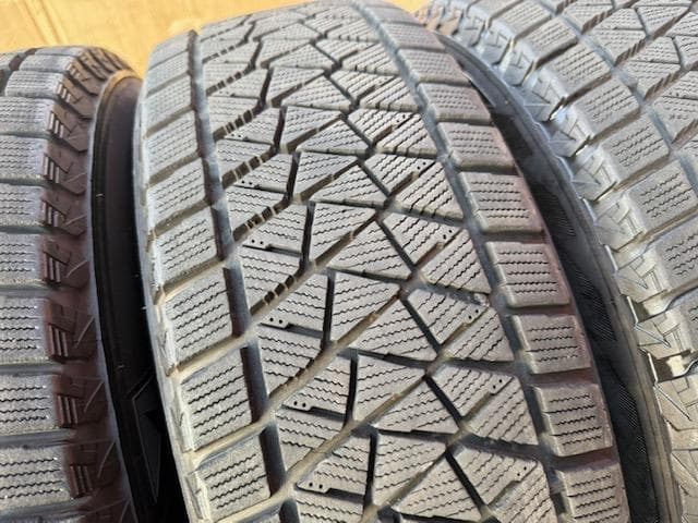 デリカ アウトランダー スタッドレスセット 215/70R16 2018年製