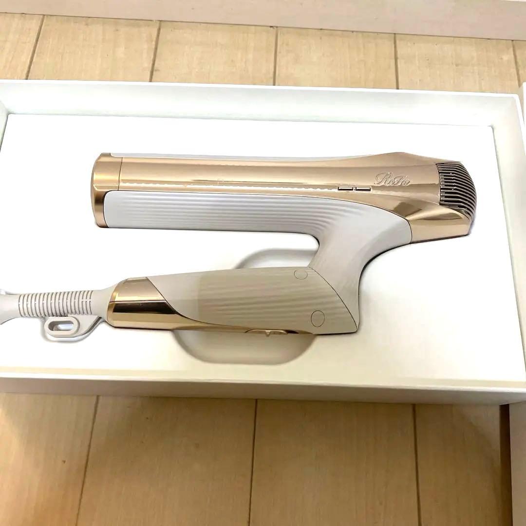 最新‼️新品　Refa ドライヤー　ベージュ