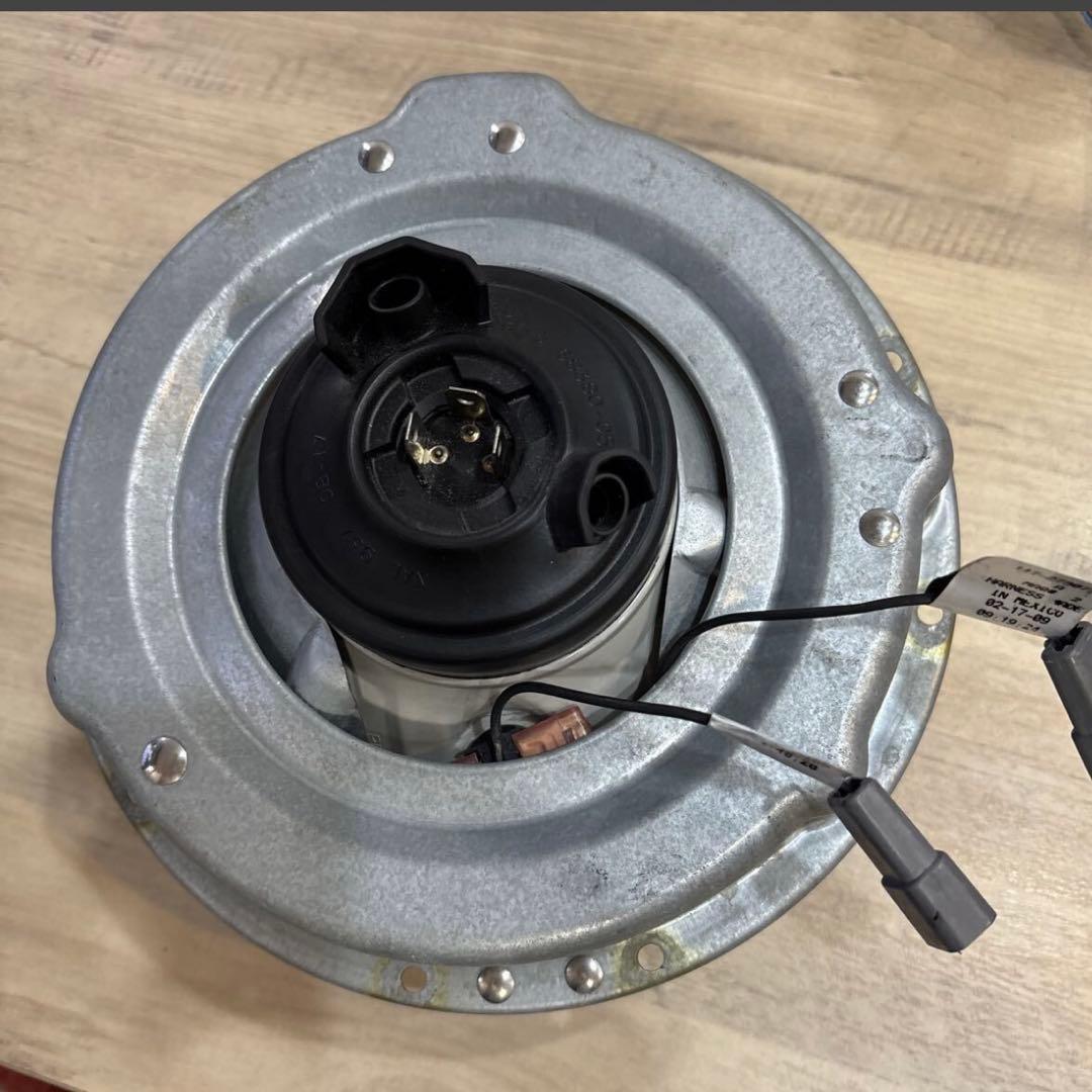 美品　ハーレー純正　7インチヘッドライト　ブラケット付き　ソフテイルなど