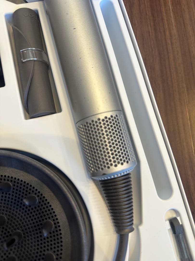 ふー  dysonダイソンHD01 ドライヤー本体＋付属品＋説明書＋箱付き