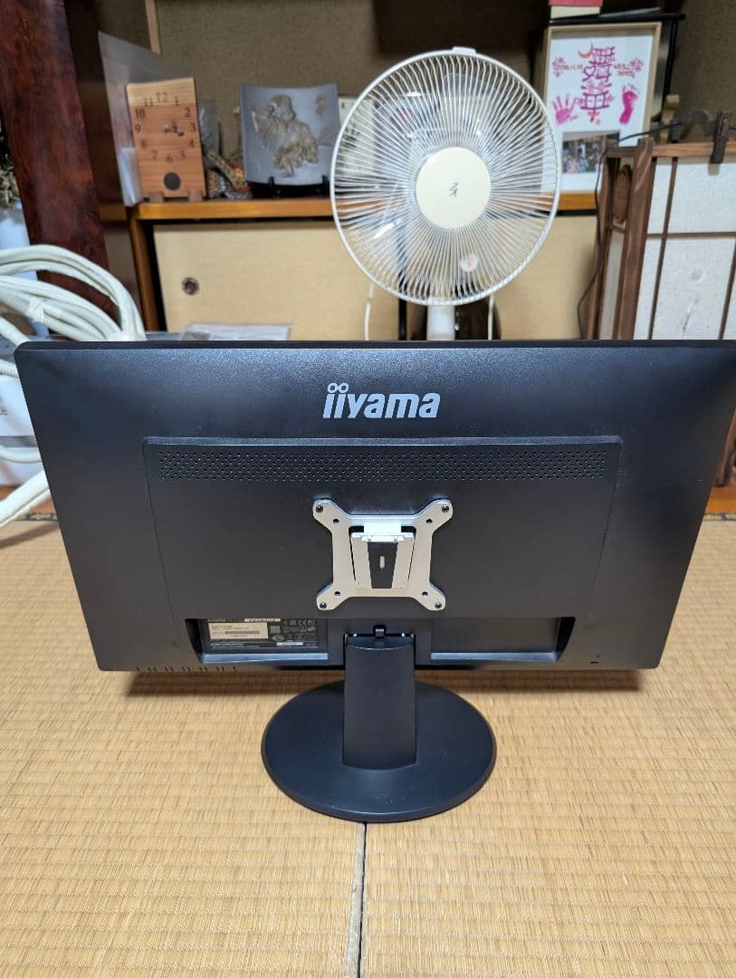 iiyama モニター 本体＋モニターアーム付