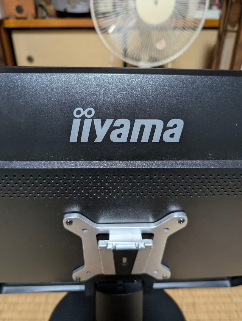 iiyama モニター 本体＋モニターアーム付