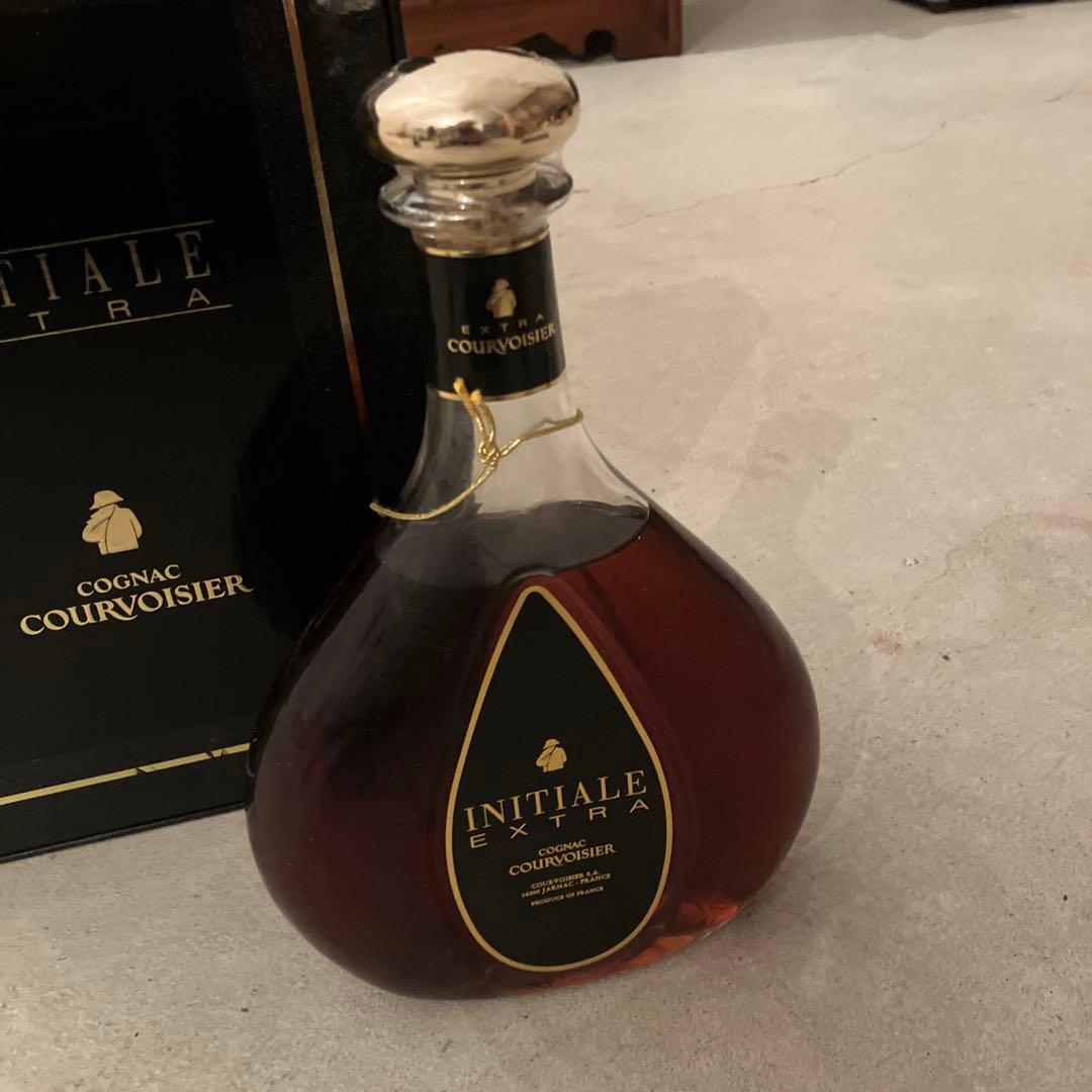 COURVOISIER（クルボアジェ）イニシャル エクストラ 40％ 750ml