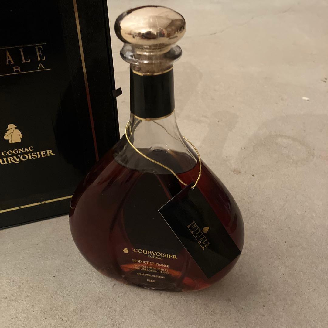 COURVOISIER（クルボアジェ）イニシャル エクストラ 40％ 750ml