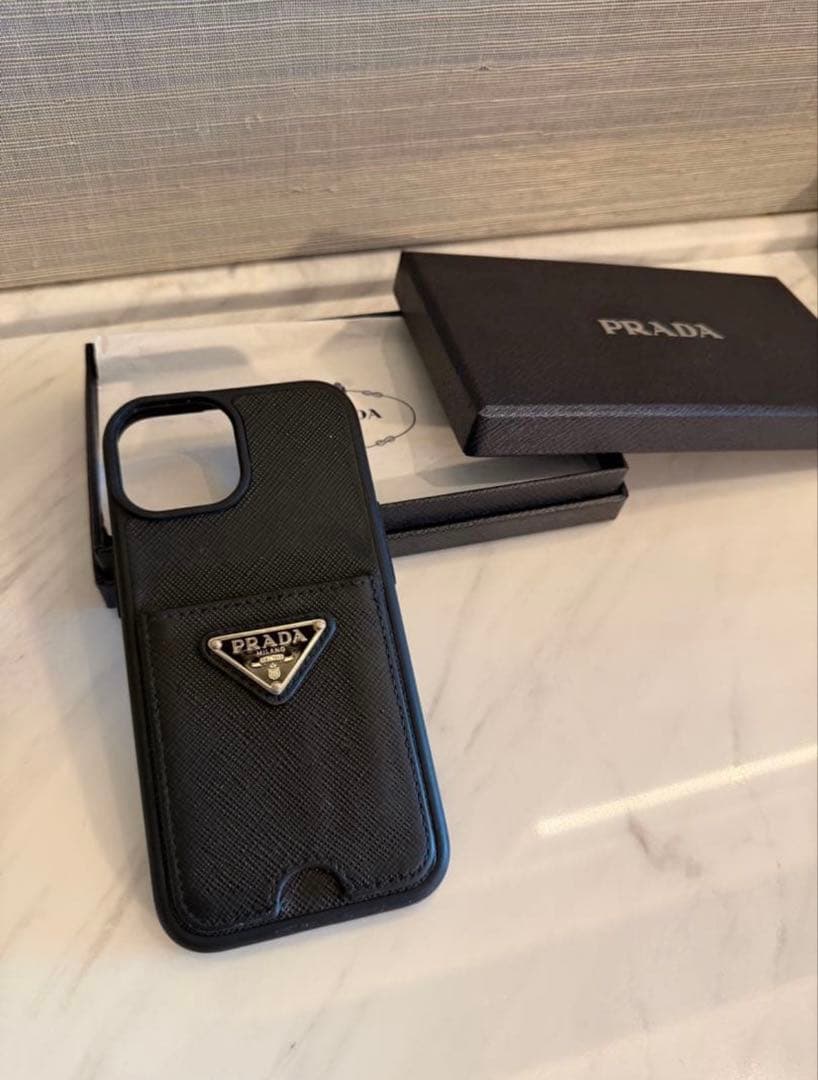 ‼️値下げ中‼️PRADA ブラック iPhone15用ケース