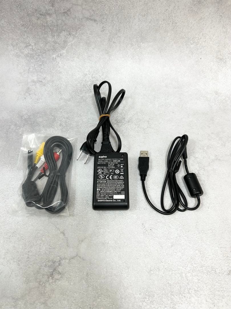 サンヨー　DMX-CG10 ザクティ　ビデオカメラ　ハンディカメラ