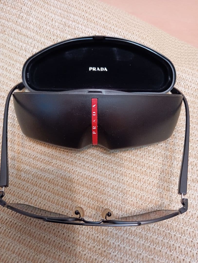 PRADA 偏光サングラス ケース付き