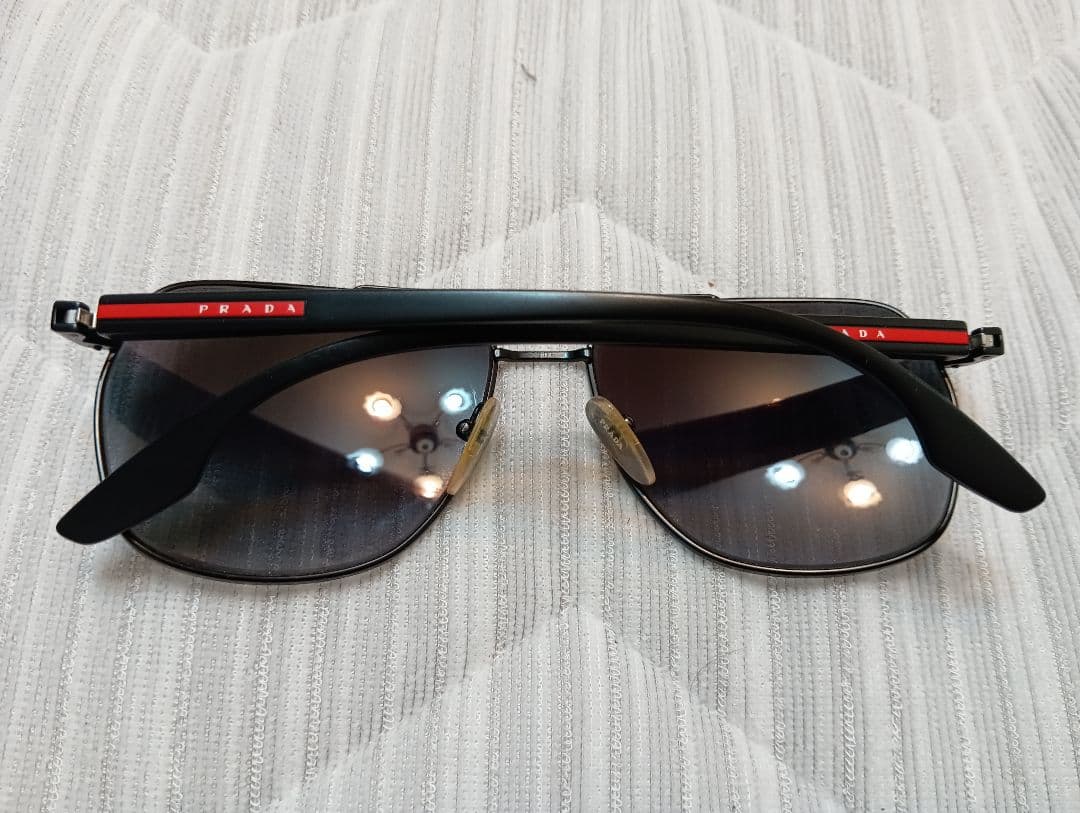 PRADA 偏光サングラス ケース付き