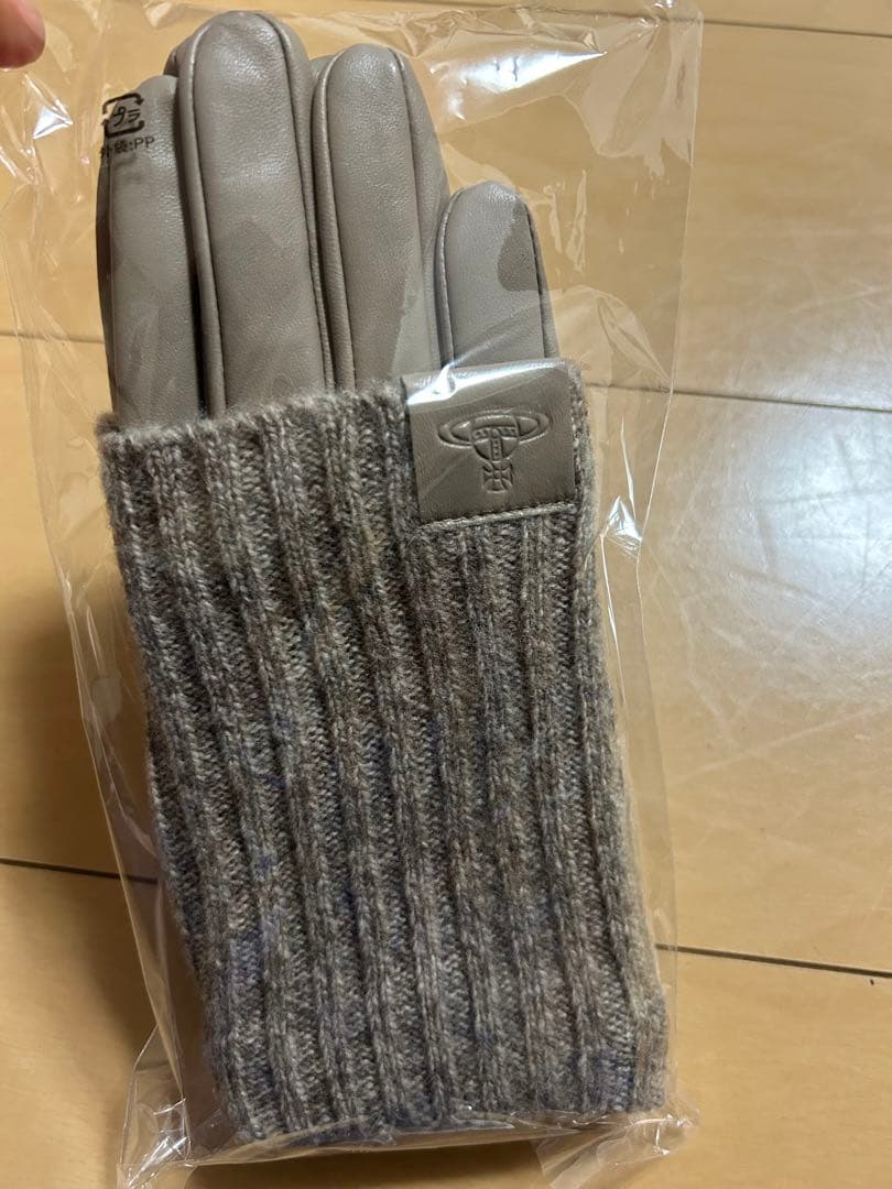 ヴィヴィアンウエストウッド レディース　革手袋　スマホ対応タイプ