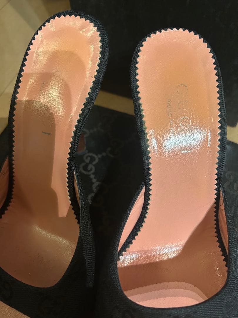 GUCCI ミュール　23.5センチ