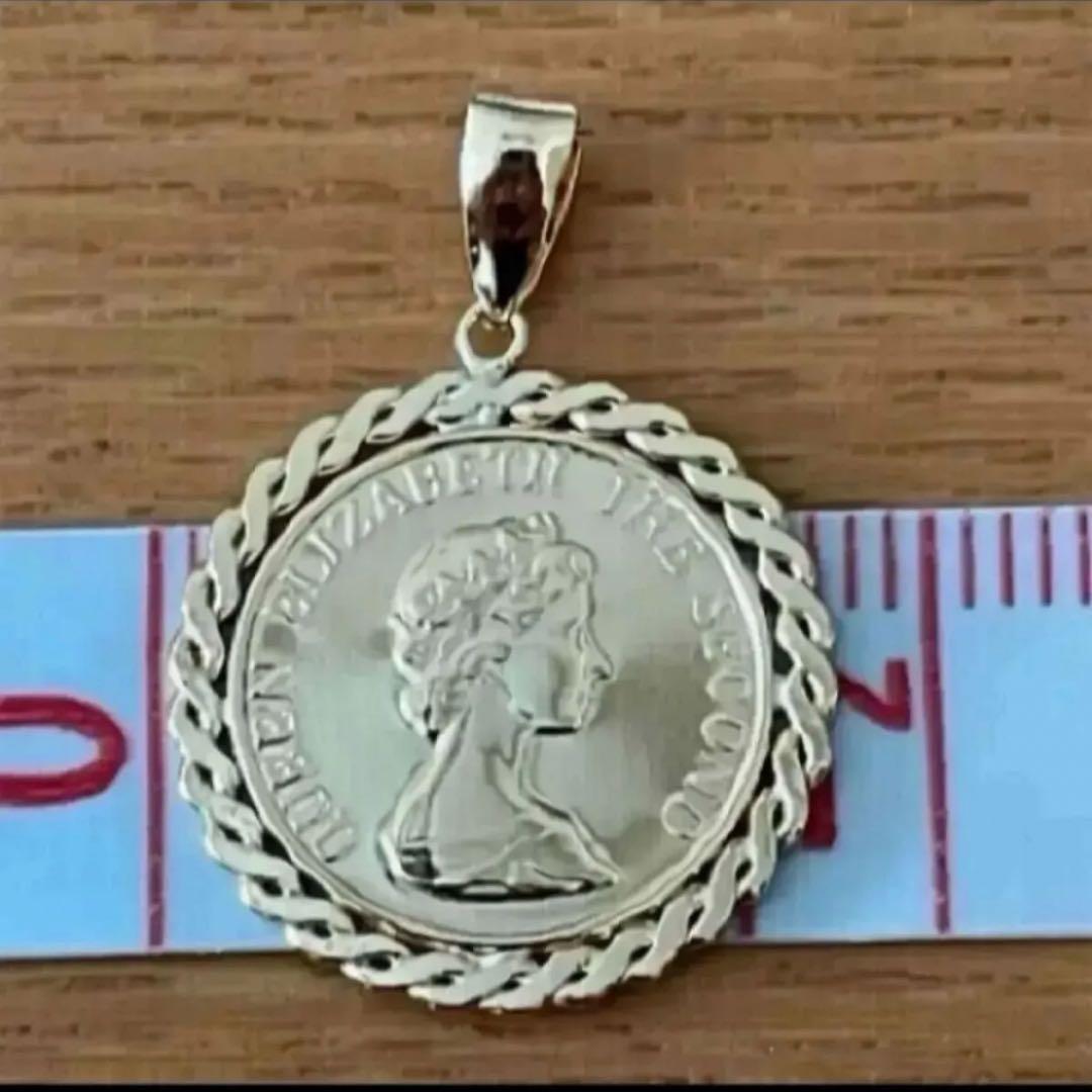 K18.18金ペンダントトップ。