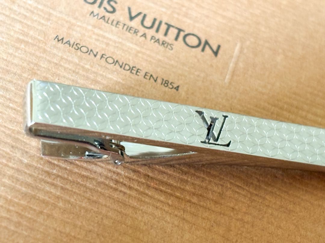 未使用★ヴィトン パンス・クラヴァット・シャンゼリゼ ネクタイピン M65042