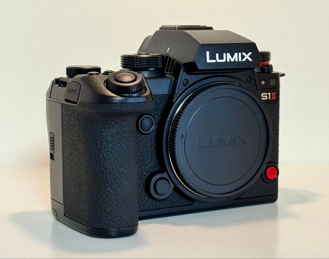 新型モデル LUMIX S1II カメラ（5年間保証付き） ほぼ新品！手40万