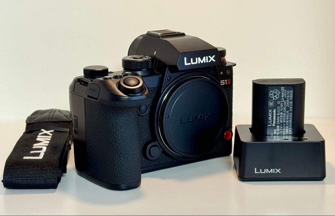 新型モデル LUMIX S1II カメラ（5年間保証付き） ほぼ新品！手40万